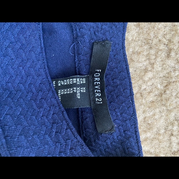 Dark blue shorts - Picture 3 of 3